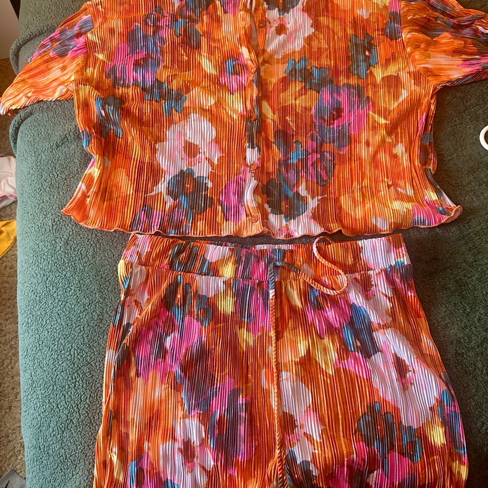 Fashion Nova Colorful Pleated Set